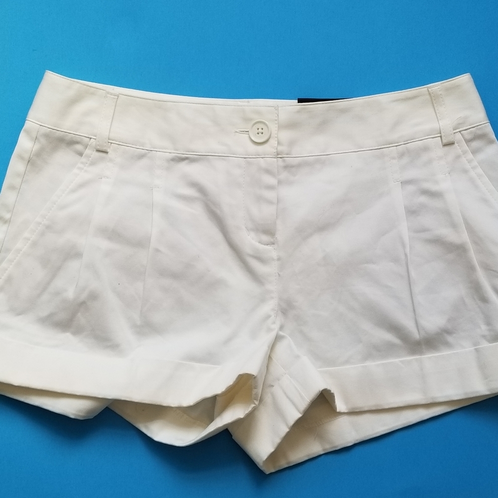 Express cuffed shorts,  white,  size 2